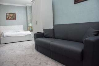 Отели типа «постель и завтрак» Villa Platinvm Предял Роскошный трехместный номер-6